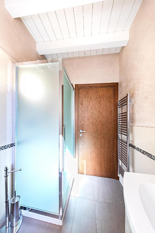 Warda C11 Apartment By Wonderful Italy Desenzano del Garda Buitenkant foto