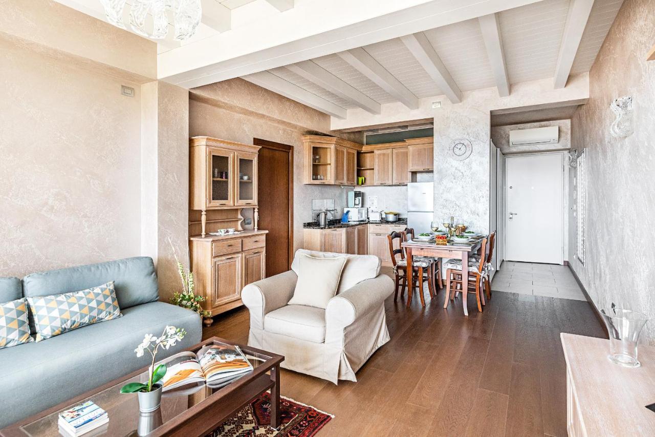Warda C11 Apartment By Wonderful Italy Desenzano del Garda Buitenkant foto