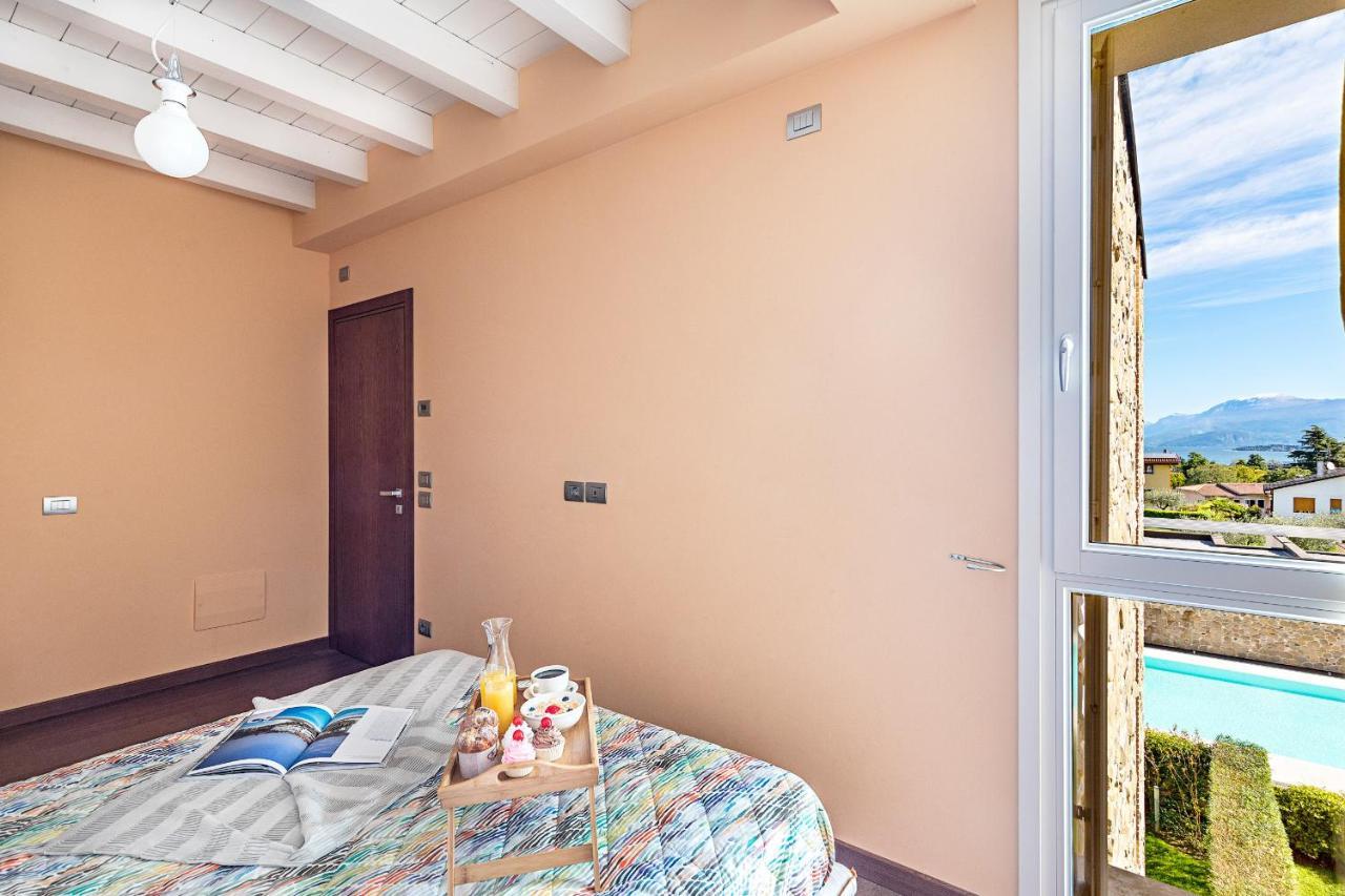 Warda C11 Apartment By Wonderful Italy Desenzano del Garda Buitenkant foto