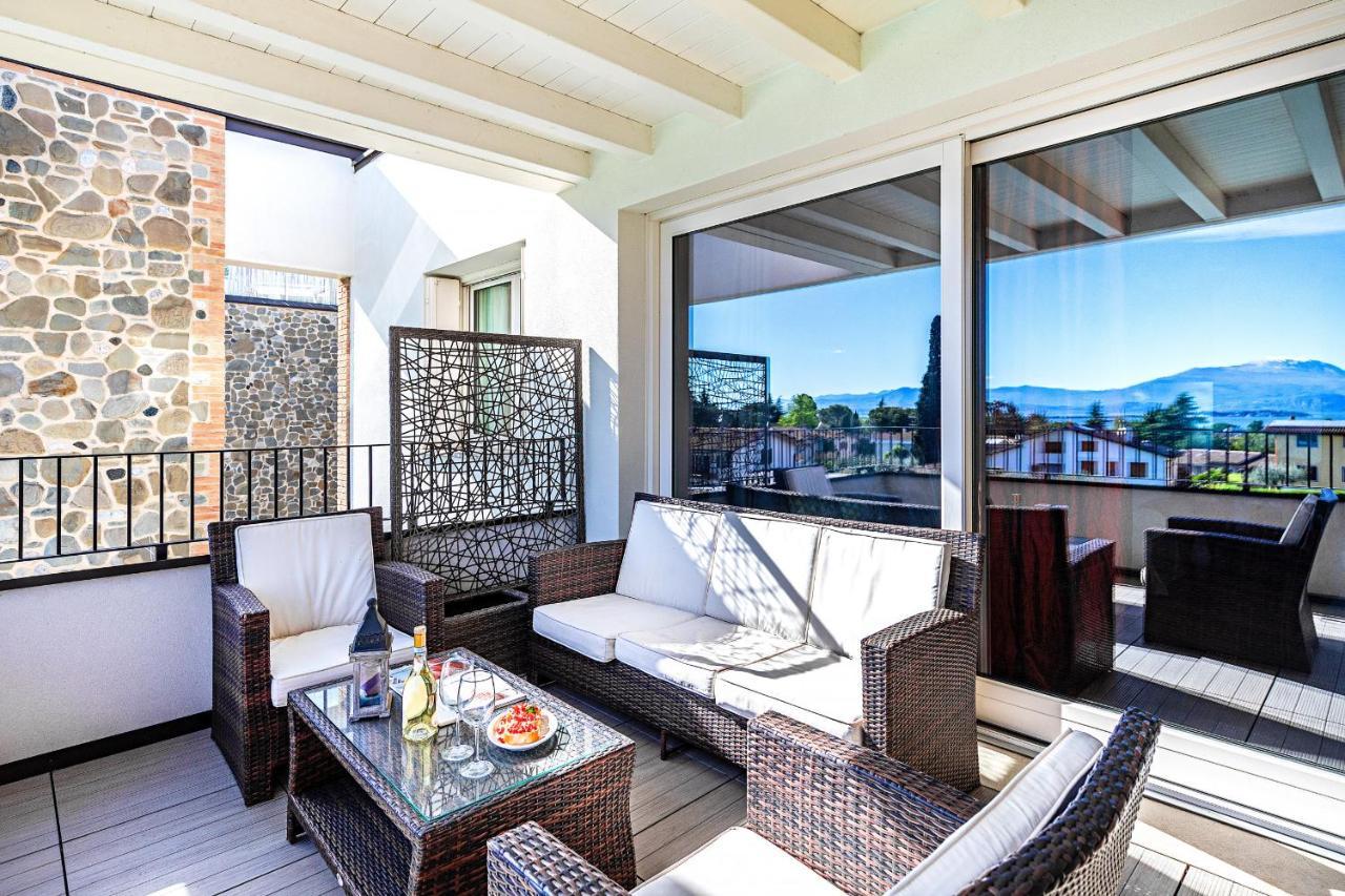 Warda C11 Apartment By Wonderful Italy Desenzano del Garda Buitenkant foto