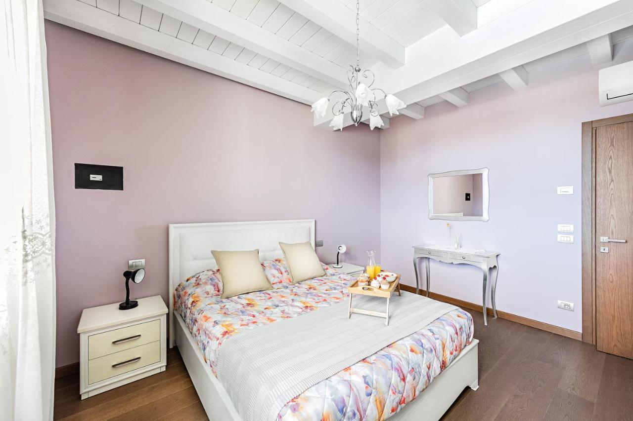 Warda C11 Apartment By Wonderful Italy Desenzano del Garda Buitenkant foto