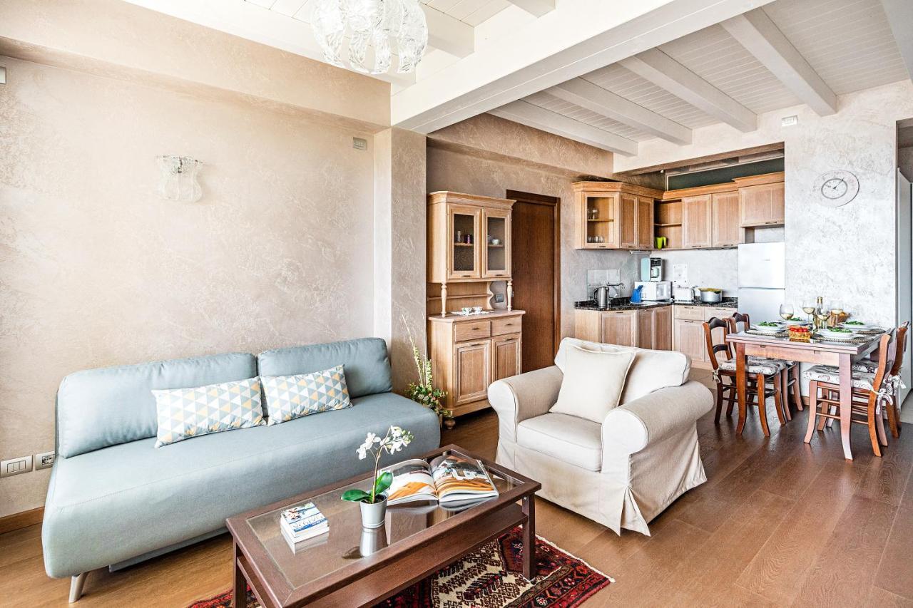 Warda C11 Apartment By Wonderful Italy Desenzano del Garda Buitenkant foto
