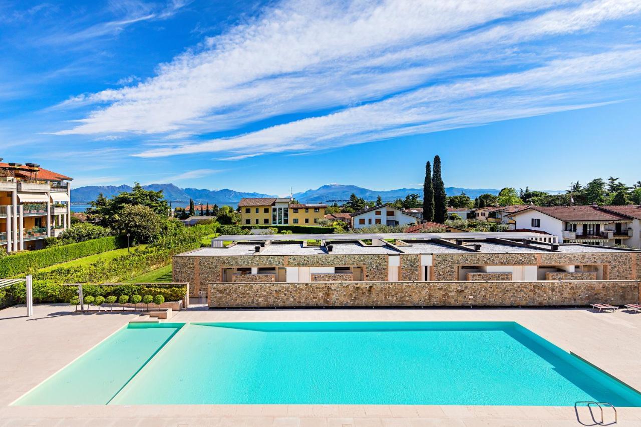 Warda C11 Apartment By Wonderful Italy Desenzano del Garda Buitenkant foto